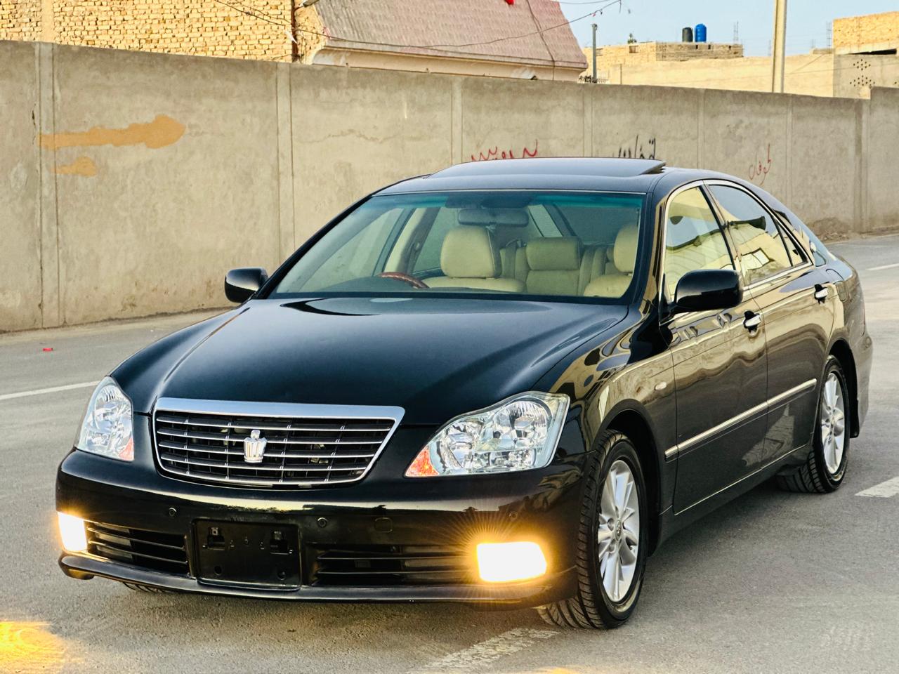 Toyota Crown Hybrid 2008 with Sun Roof