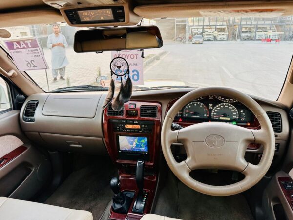 2017 Toyota Hilux Surf G LED Version – Full Fresh, Cool AC, Quetta – PKR 3,200,000