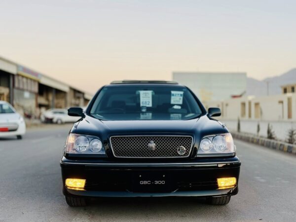 Toyota Crown Athlete G (NCP) – 2002 | Rare Two-Tone Green & Black Mushtarka Motors Showroom