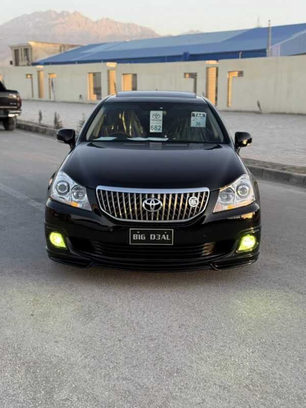 Toyota Crown Majesta 2011, Crown Majesta Black Executive, NCP Majesta for sale, Luxury sedan Pakistan, Toyota luxury car, Crown Majesta Quetta, Japanese luxury cars, Mushtarka Motors, Executive sedan, Crown Majesta sunroof, 20 inch alloys Majesta